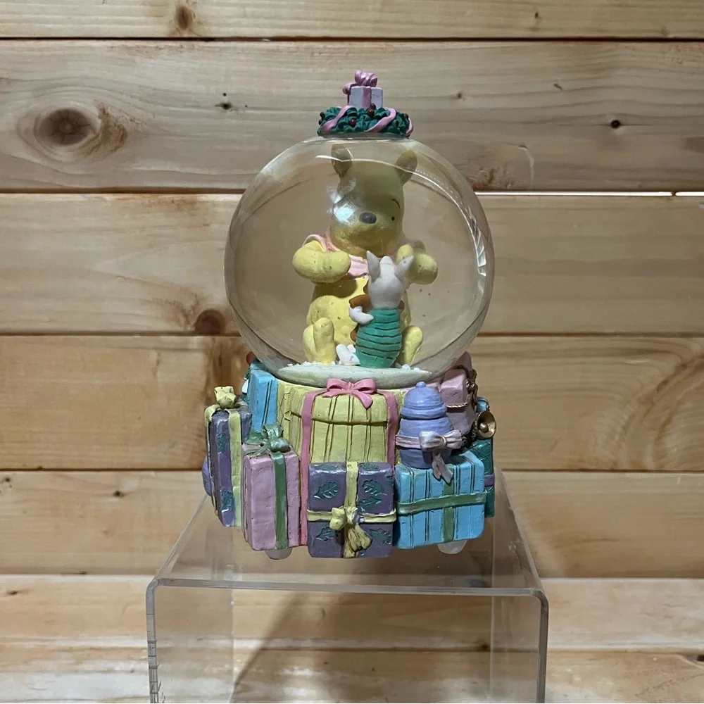 Vintage Disney Winnie the Pooh / Piglet Christmas Snowglobe - Picture 2 of 11